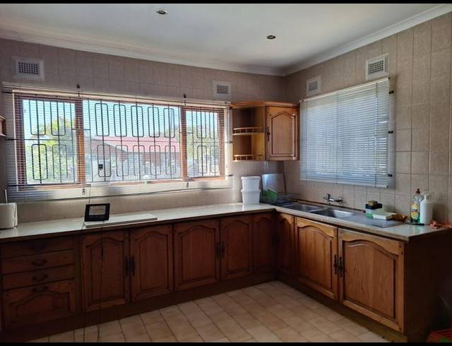 3 BEDROOM HOUSE FOR SALE IN CRAIGIEBURN